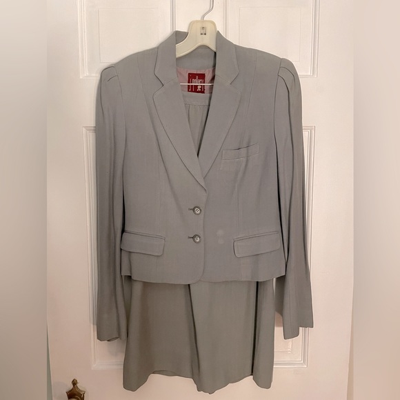 j gallery Other - Woman’s Suit - Size 11/12 - j gallery